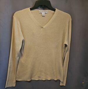 Leyla Mitra Beige Ribbed V-Neck 100% Silk Long Sleeve Top
